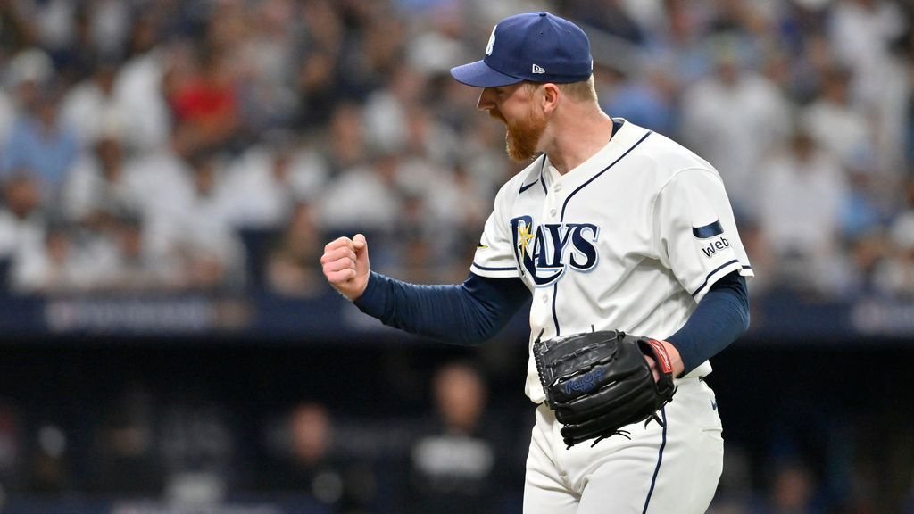 Rasmussen sweeps Yankees' lefties aside in near-perfect Game 1