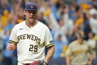Brewers escape as Padres' potential go-ahead HR hits roof, falls for out