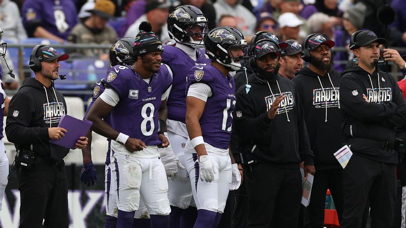 Lamar leaves stadium in boot after hurting ankle in Ravens' win