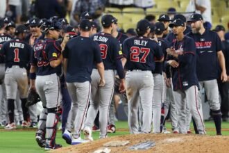 Braves steal Game 2 without Sale to even NLDS with Dodgers