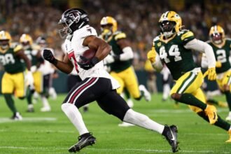 Is Bijan Robinson the NFL's best running back? He is when he's in primetime