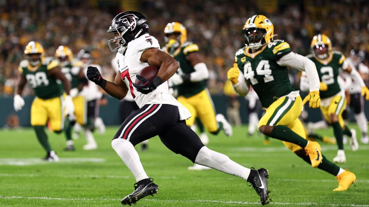 Is Bijan Robinson the NFL's best running back? He is when he's in primetime