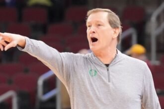 Altman retires as winningest coach in Oregon hoops history