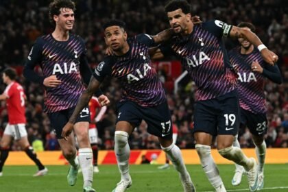 Man United held by Spurs, fall to worst start in 40 years
