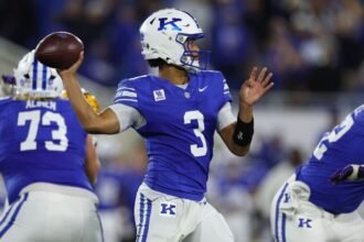 Kentucky converts 2-point play in OT to upset No. 10 LSU
