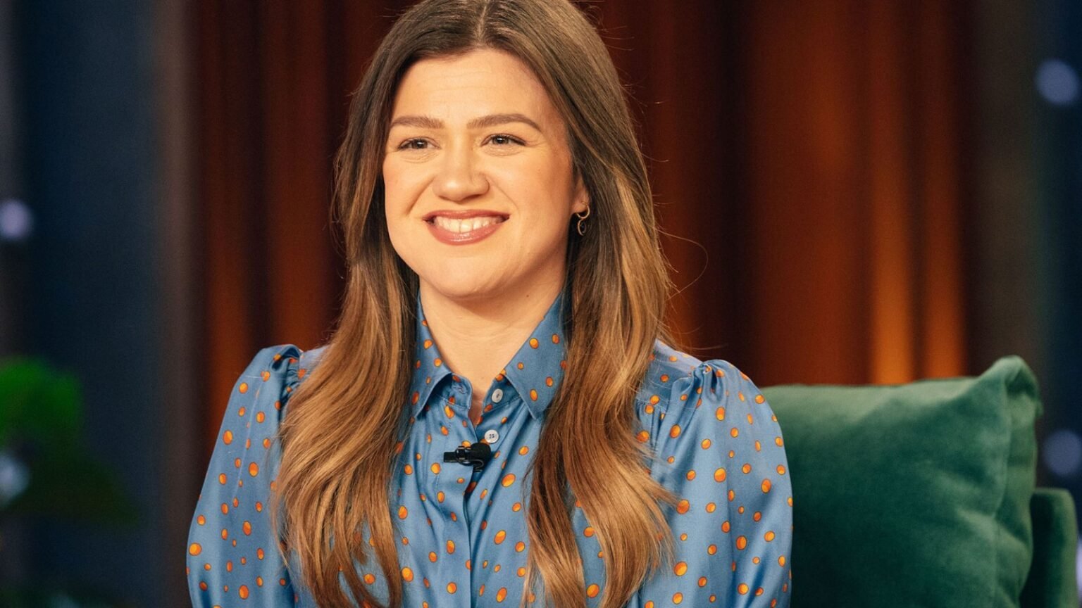 Kelly Clarkson’s AI Hot Take Sparks Tons of Online Hate
