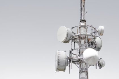 AT&T, T-Mobile and Verizon have officially teamed up to end coverage gaps
