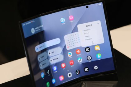 Common mistakes you should avoid when using foldable phones