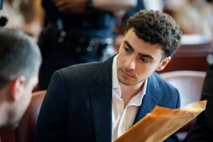 Luigi Mangione should be tried in state court, Manhattan DA says