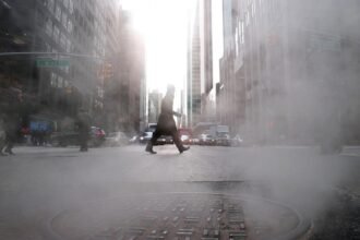 5 people spotted climbing out of manhole in New York City