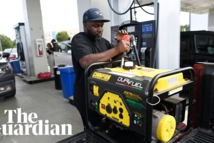 Gulf coast residents prepare ahead of Hurricane Isaias landfall