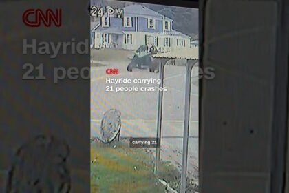 Hayride carrying 21 people crashes
