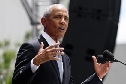 Obama warns donors that races are 'on the razor's edge' as he ramps up midterm push