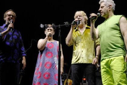 See Madison Square Garden Ushers Vibe-Dance to Celebrate Phish’s 100th Booking at Legendary Venue