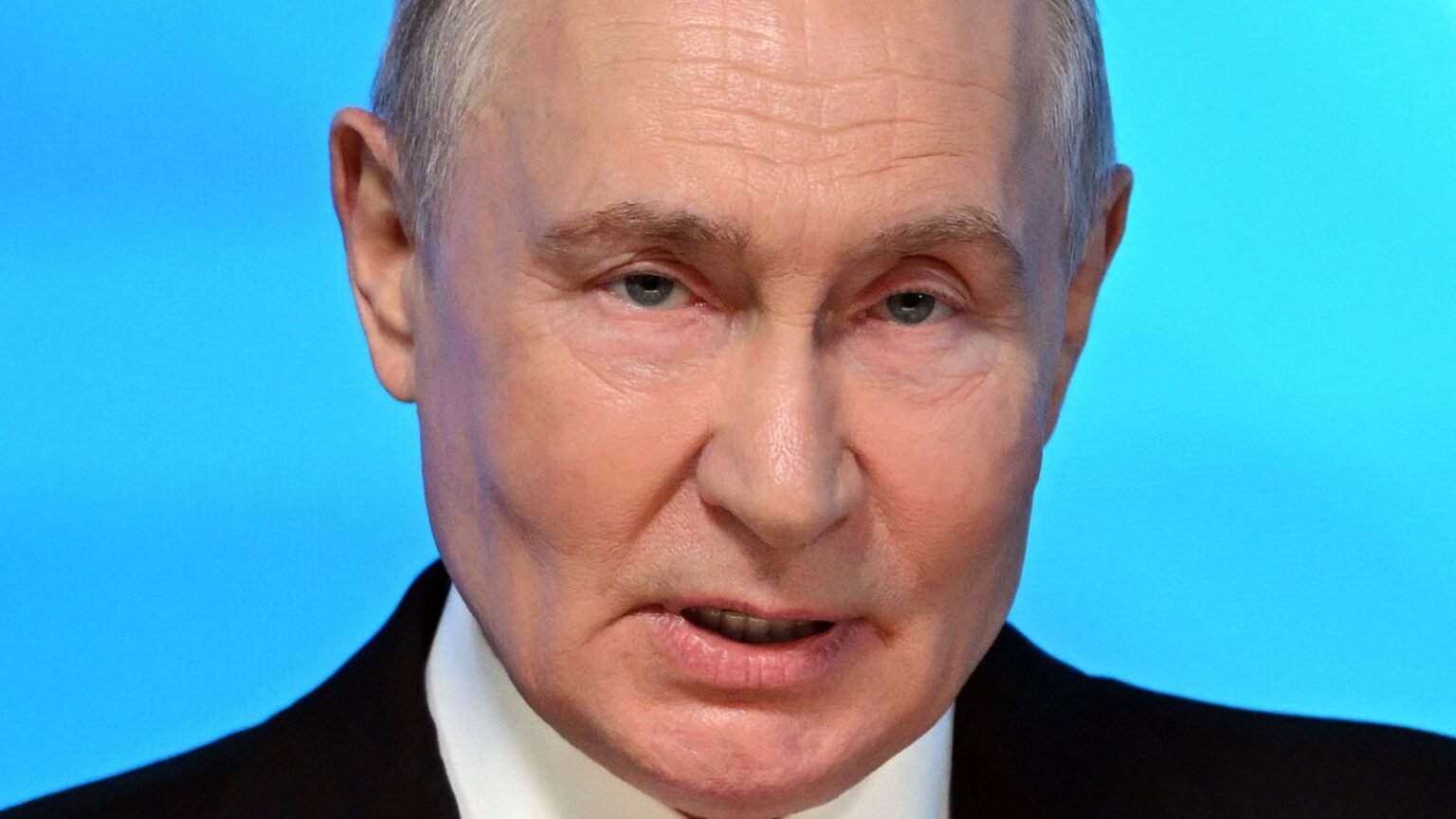 As Trump Dithers, Ukraine War Is Approaching a ‘Fatal Point of No Return’