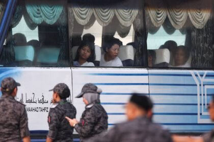 Malaysia’s Anwar to host Myanmar leader as repatriations near 10,000