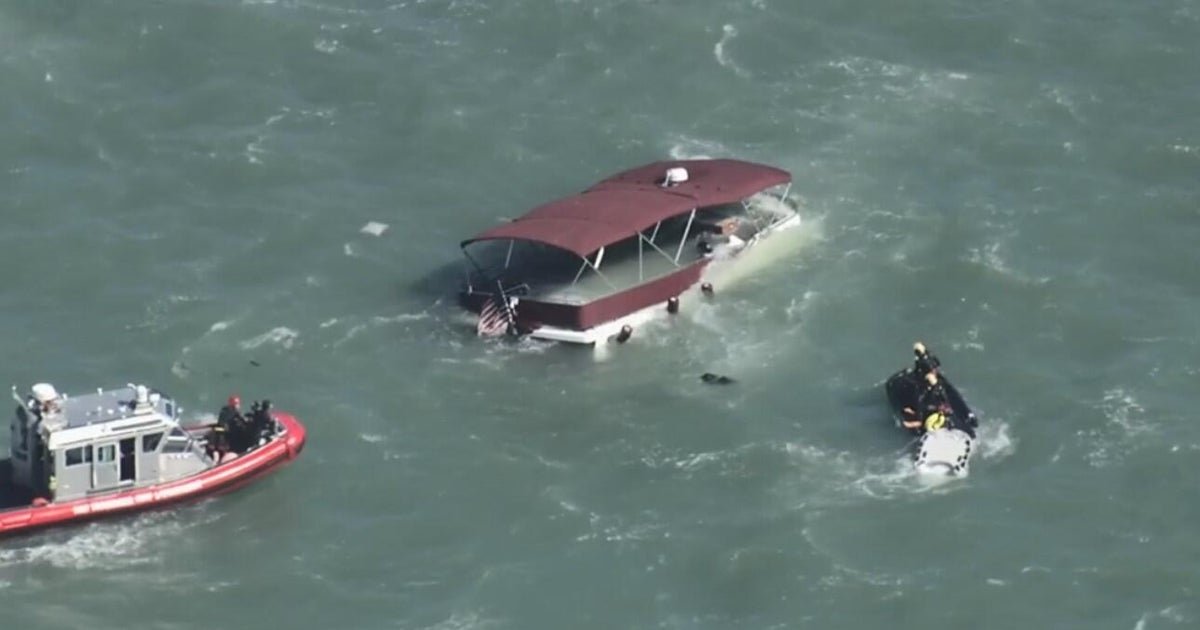1 dead, 3 missing after boat sinks near Alcatraz Island in San Francisco Bay