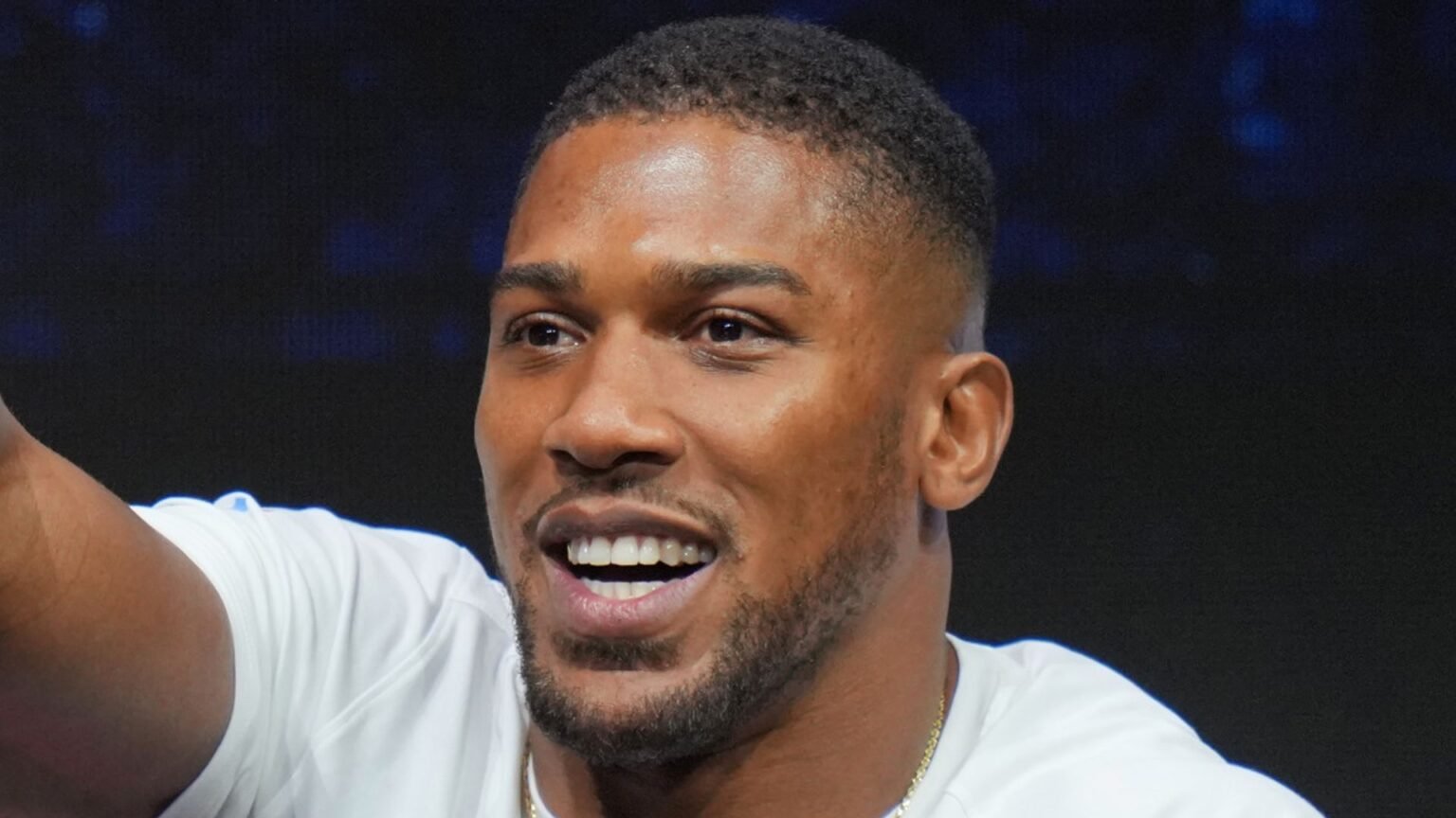 'Could be in the first round' - AJ plots 'spectacular' win over Fury