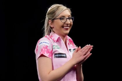Sherrock, Hayter qualify for Worlds as Greaves sweeps up on Women's Series