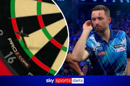 'Can't get any better' | Stunning 10-dart break from Humphries