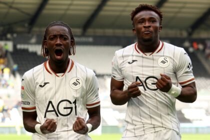 Swansea fight back to beat Norwich and extend Championship lead