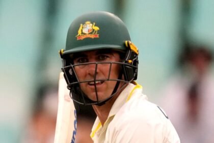 South Africa's impressive bowlers halted by bad light as Australia battle