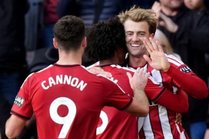 Bamford at the double as Sheff Utd breeze past Lincoln