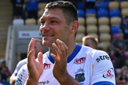 Leeds legend Hall ends 20-year career