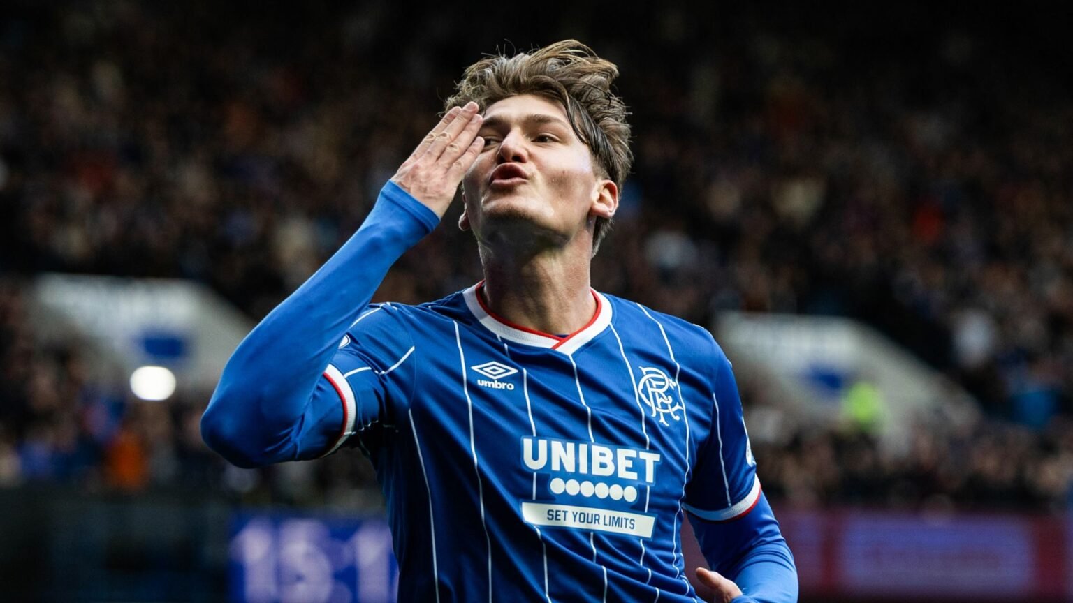 Naderi scores twice as Rangers beat Kilmarnock to move top