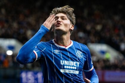 Naderi scores twice as Rangers beat Kilmarnock to move top