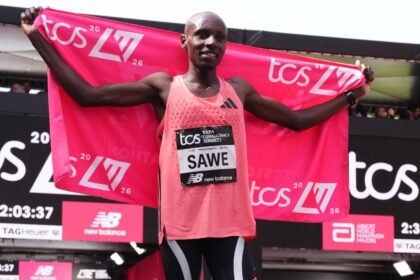 London Marathon dates decided by rock, paper, scissors contest!