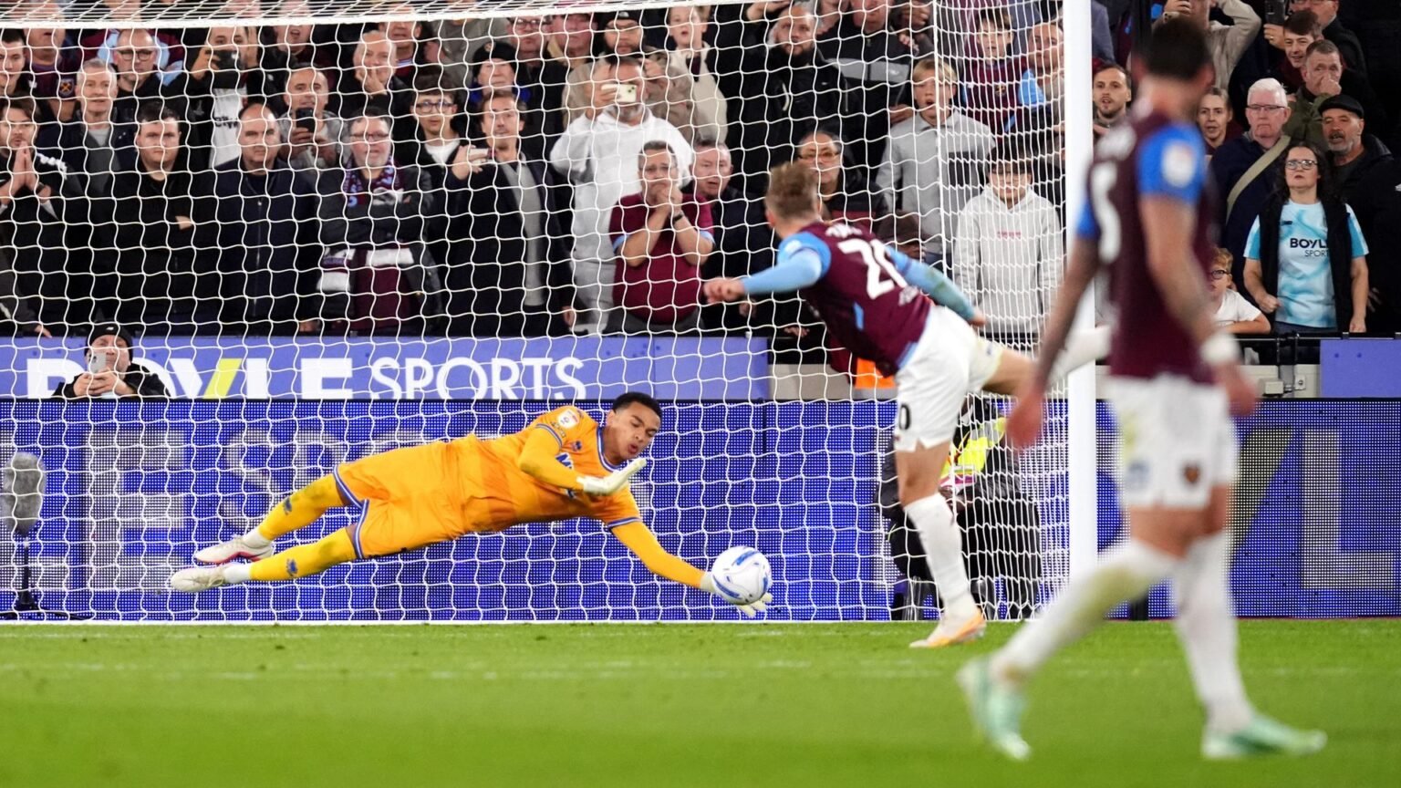 Bowen's late penalty saved as West Ham held by QPR