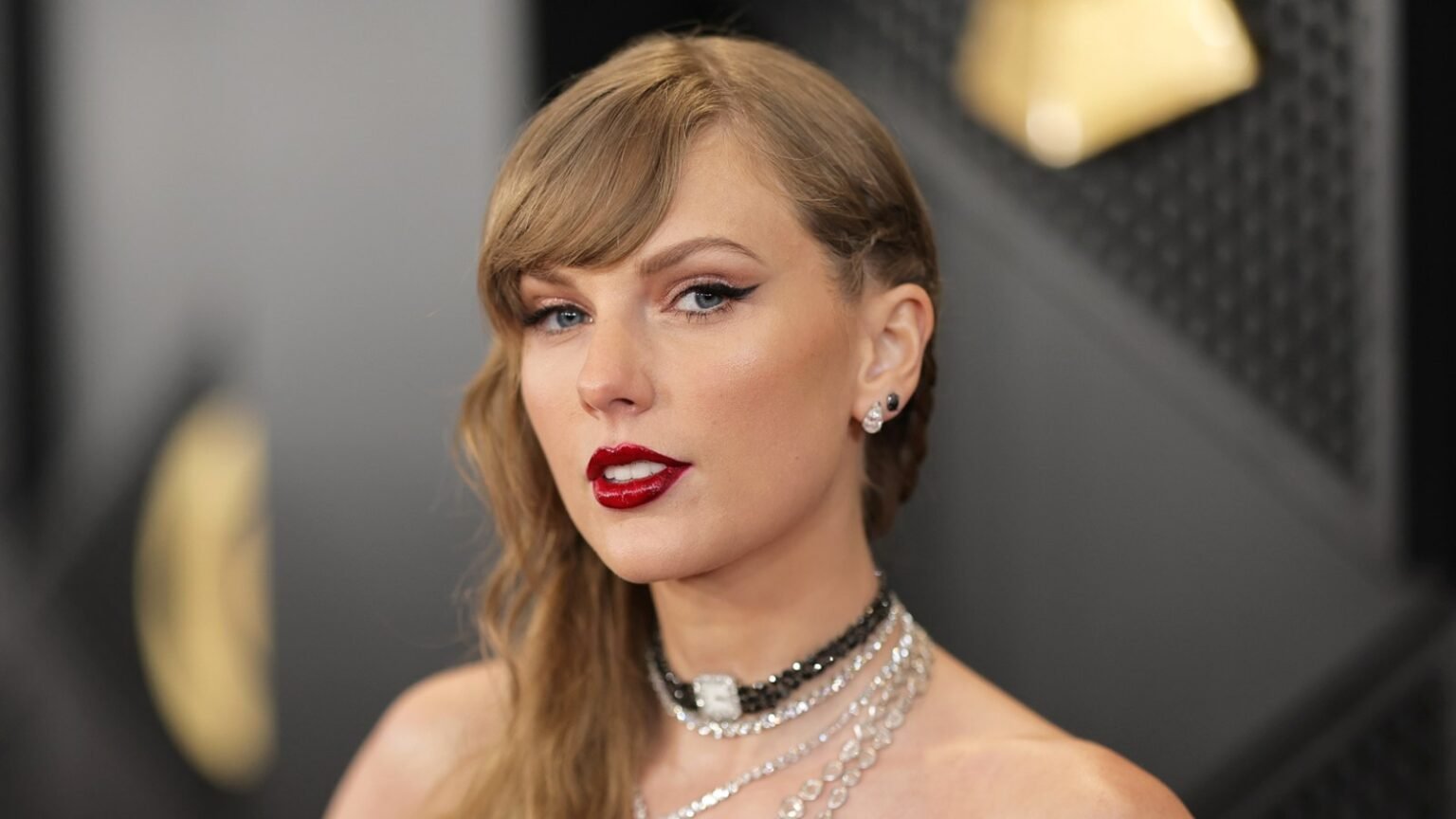 Why Is This Surprising Taylor Swift Deep Cut Trending?