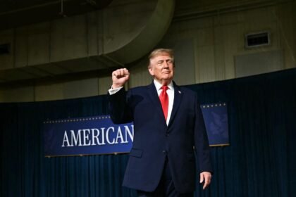 Trump warns Republicans about Texas, Michigan ahead of midterms