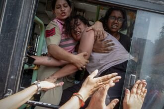 New Delhi police crack down on protesters ahead of anti-gov’t march
