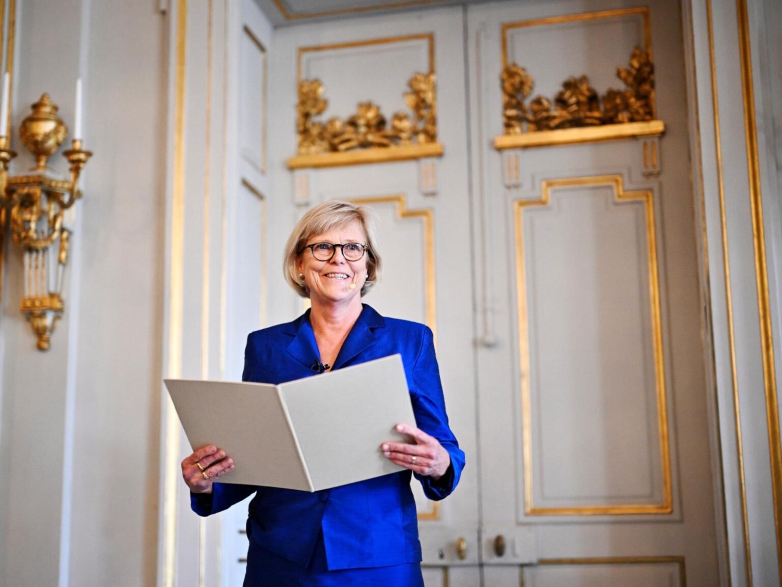 Canadian poet who combines classical and modern wins Nobel Prize in Literature