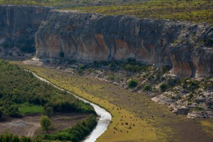 How Texas landowners are fighting back against Trump's border wall